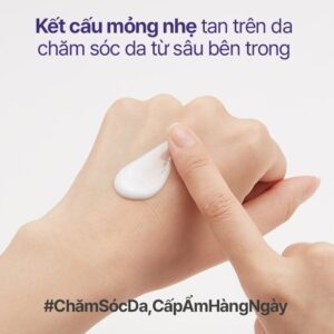 Sữa dưỡng ẩm Blueberry hỗ trợ cân bằng dầu và độ ẩm INNISFREE Bluebe